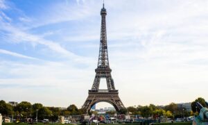 Tour-eiffel-vue-de-face